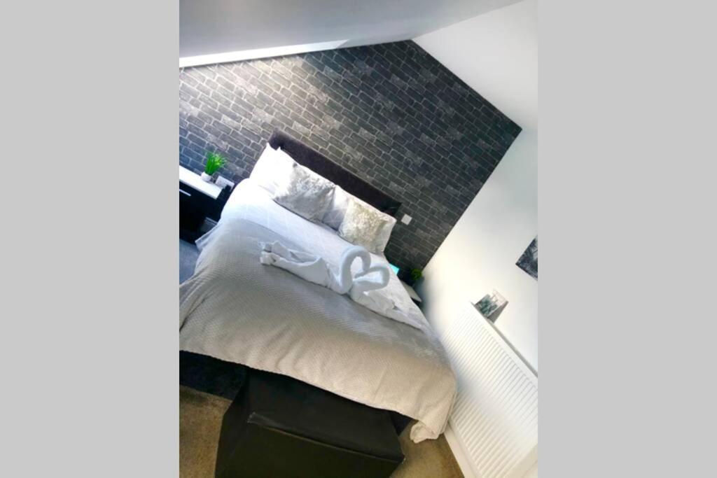 Alcantara- Modern Home With Hot Tub- Sleeps 10 Cromdale 外观 照片