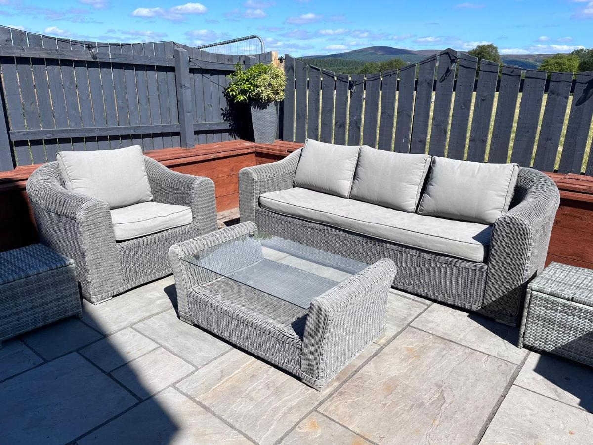 Alcantara- Modern Home With Hot Tub- Sleeps 10 Cromdale 外观 照片