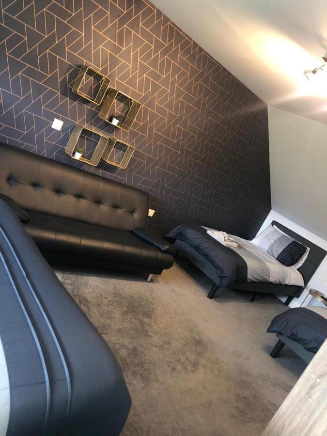 Alcantara- Modern Home With Hot Tub- Sleeps 10 Cromdale 外观 照片
